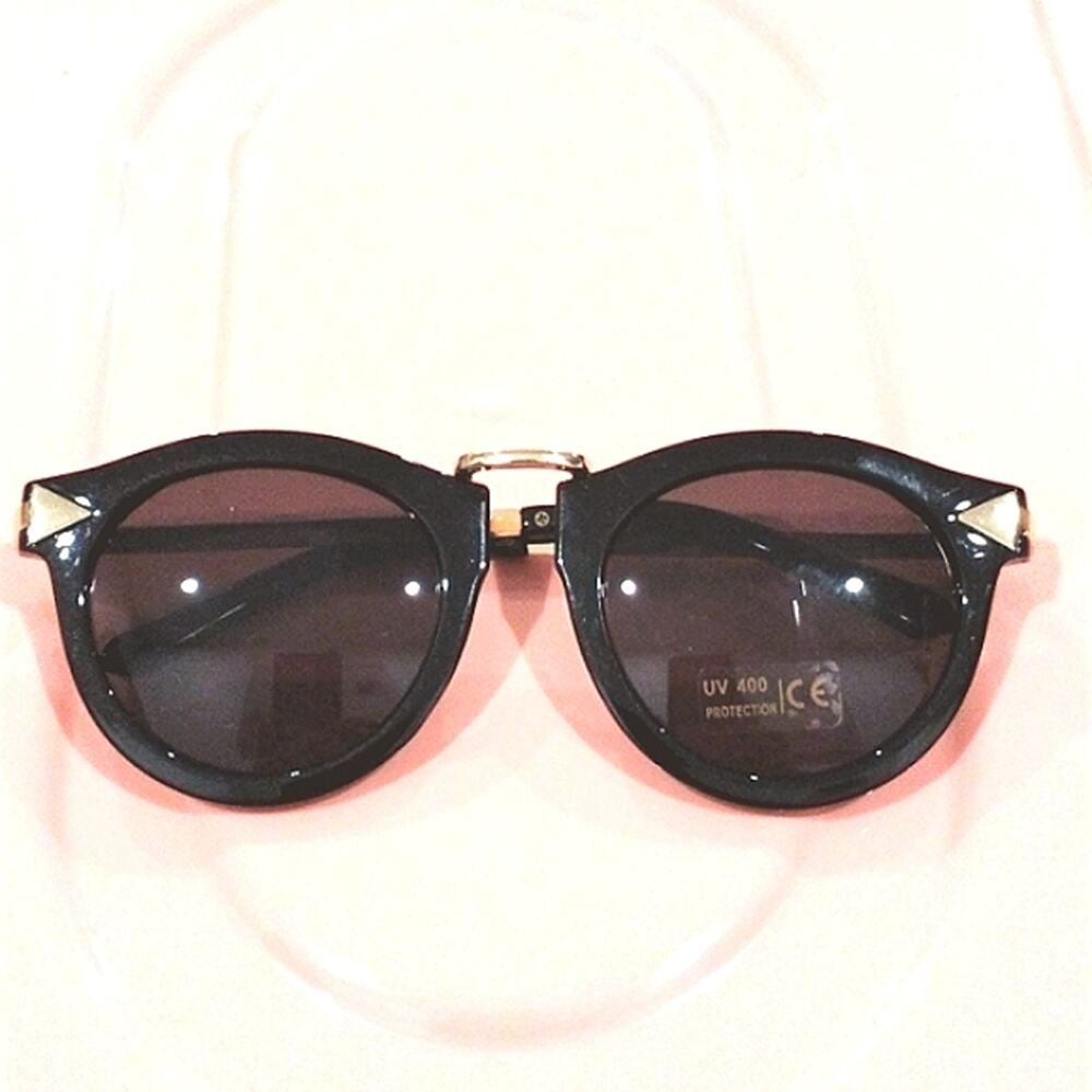 Round Black Glamorous Sunglasses Gold Metal Sides Designer Style Streetwear Glam